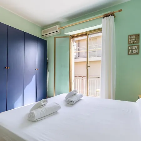 Hostdomus - Submarine Apartment *